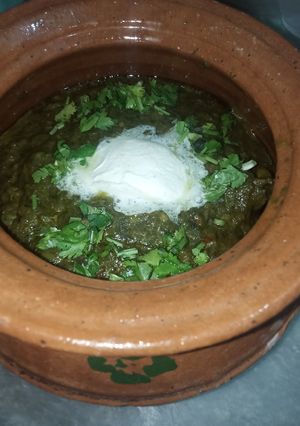 A picture of Sarson Ka saag chicken.