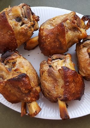 A picture of Pork knuckle.
