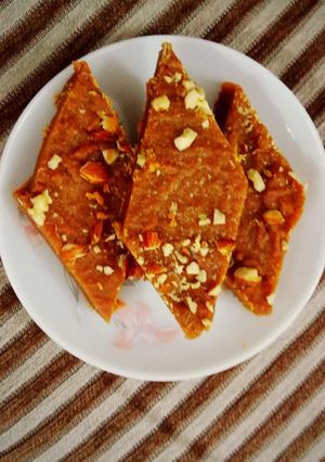 A picture of Besan ki shahi barfi.