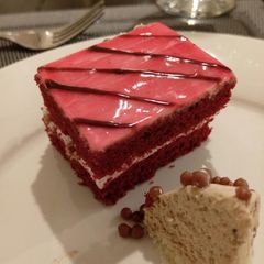 A picture of Red velvet cakes.