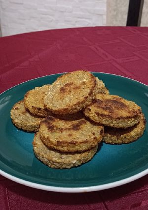 Una foto de Galletitas veganas de peras y avena 🍪🍪 -con cajú y girasol- :)
