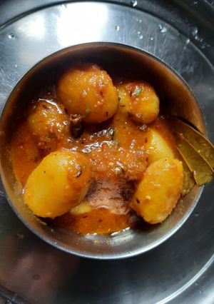 নিরামিষ আলুর দম(Niramish aloor dum recipe in Bengali) রেসিপির প্রধান ছবি