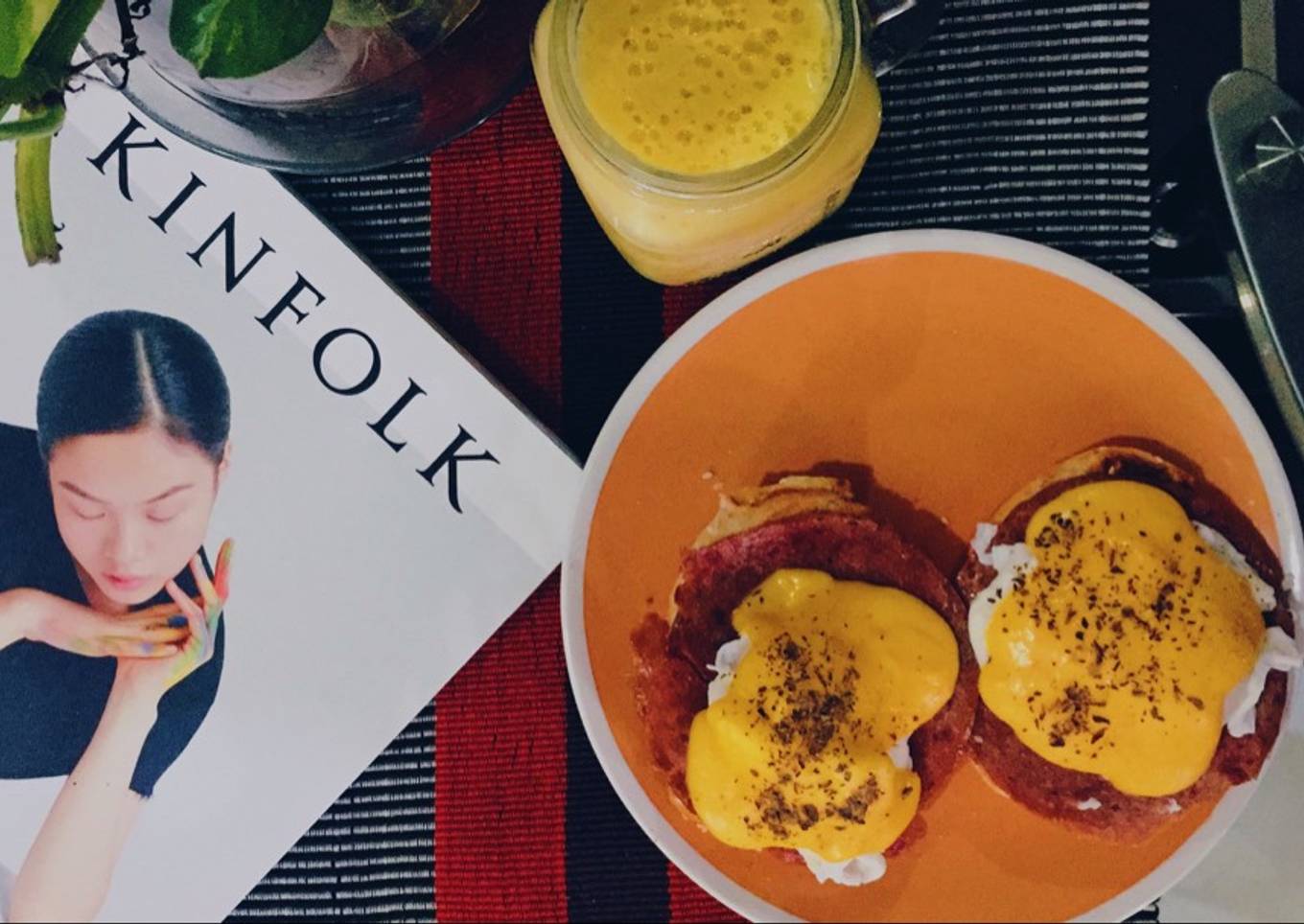 Eggs benedict