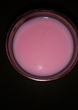 Una foto de Leche de avena y 🍓 veganisimos y fresca