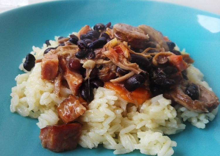 Steps to Make Favorite Feijoada de Sobras