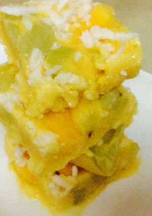 A picture of Mango Pineapple yoghurt bites.