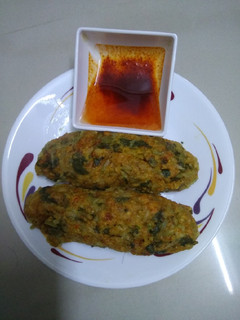 દુધી ના મુઠીયા (Dudhi Na Muthiya Recipe in Gujarati) રેસીપી મુખ્ય ફોટો