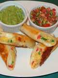Flautas de huevos revueltos con pimientos