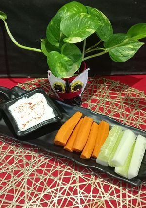 A picture of Garlic Hung Curd Dip.