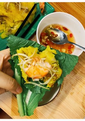 Hình của món Bánh xèo tôm thịt.