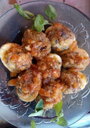 Hình của món Trứng nhồi thịt sốt cà.