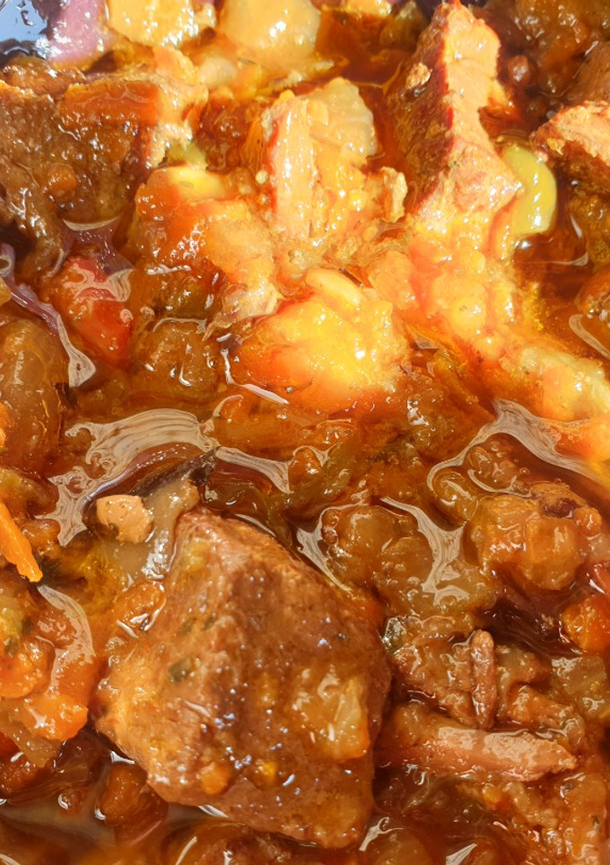 Una foto de Carne de ternera guisada (en olla de cocción lenta)