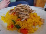 Arroz de paella con pollo y verduras