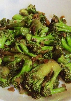 A picture of Ginger Garlic Broccoli Stirfry - Chinese Style.