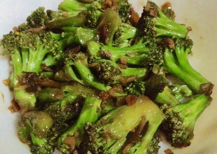 Recipe of Speedy Ginger Garlic Broccoli Stirfry - Chinese Style