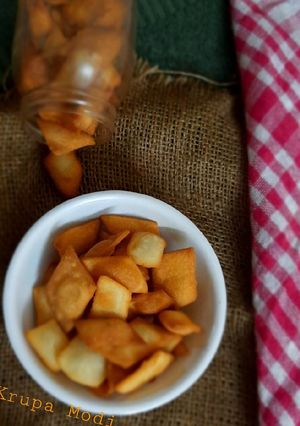 શક્કરપારા (Shakkarpara Recipe In Gujarati) રેસીપી મુખ્ય ફોટો