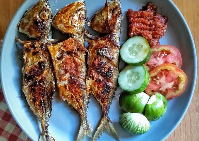 Resep Ikan Kembung Bakar Bumbu Simpel Oleh Berlian Soewandono Cookpad