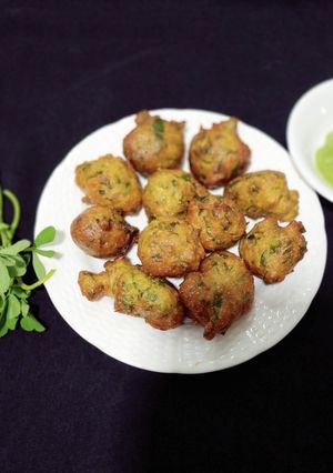 મેથી ના ગોટા રેસીપી મુખ્ય ફોટો