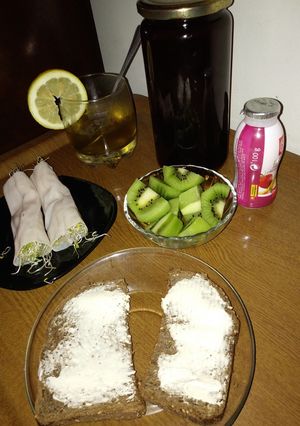 Una foto de Desayuno delicioso y completo