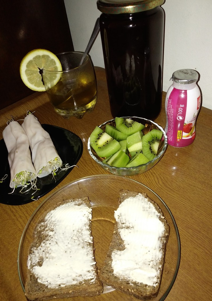 Una foto de Desayuno delicioso y completo
