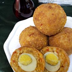 A picture of Yam Egg Rolls.