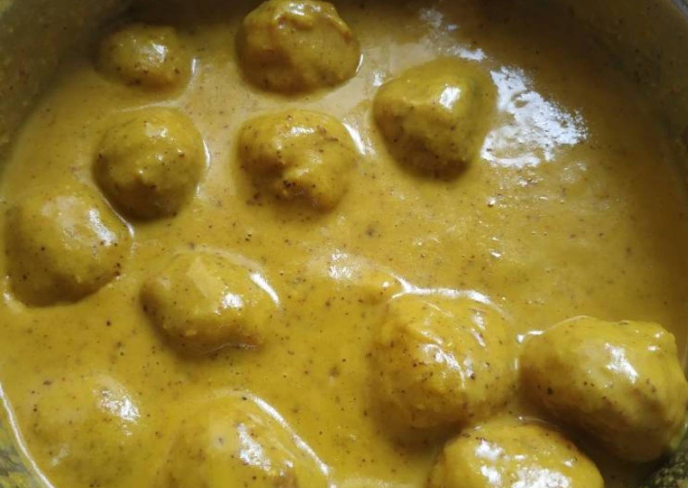 Albóndigas en salsa de almendras