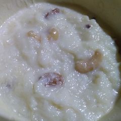 A picture of Laccha kheer.