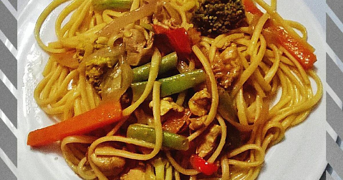 "spaghetti jardinera al pollo" Receta de Muriel Zurita Alonzo Cookpad