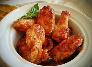 Foto principal de Alitas de pollo al horno con salsa de ketchup y miel