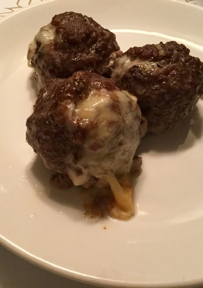 Una foto de Bolas de carne rellenas de queso al horno