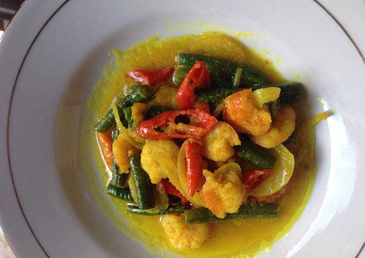 Udang Kacang Panjang Bumbu Kuning