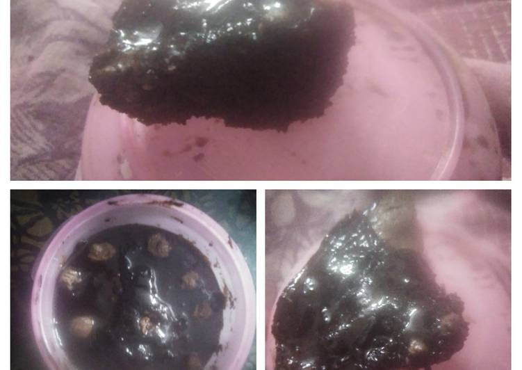 Recipe of Homemade Microwave Mini-Oreo cake (made with Oreo biscuits)