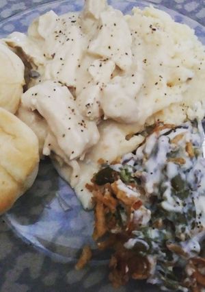 A picture of Crock pot smothered chicken.