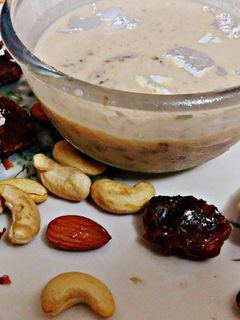 खजूर की खीर (khajoor ki kheer recipe in Hindi) रेसिपी मुख्य फोटो
