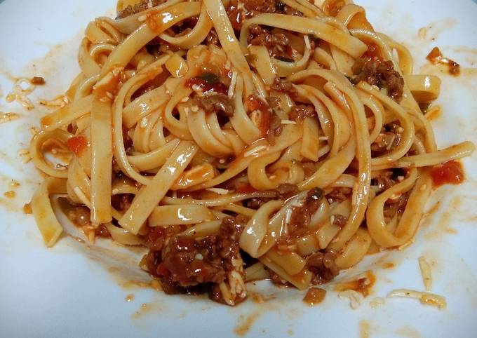 Fettucine Bolognaise