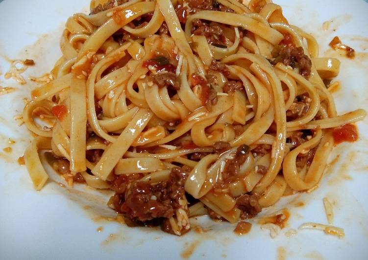 Fettucine Bolognaise