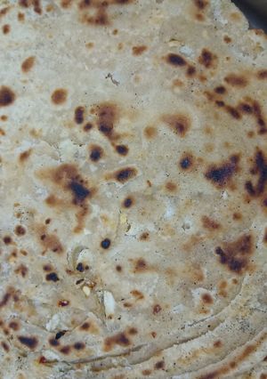 लहसुन का लच्छा पराठा (Lahsun ka Lachha paratha recipe in hindi) रेसिपी मुख्य फोटो