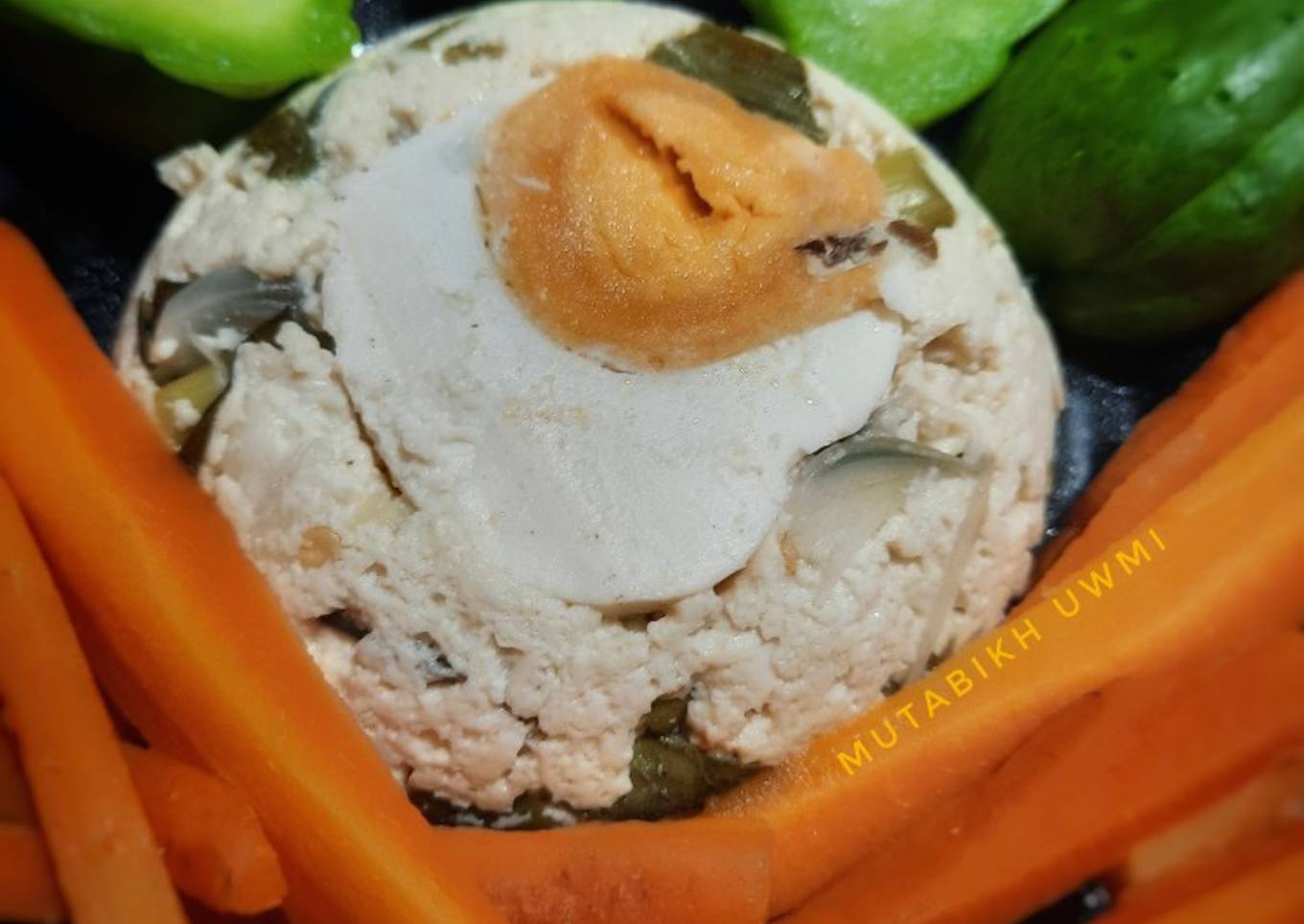 Pepes Tahu Telor Asin (187 kkal)