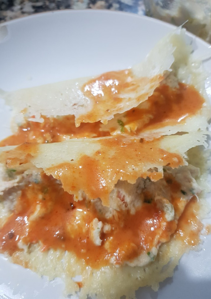 Una foto de Keto cheese chicken tacos