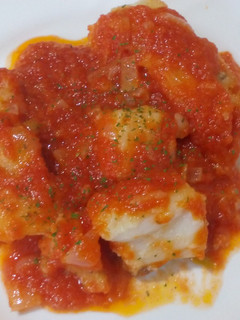 Una foto de Bacalao con tomate