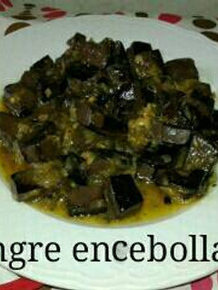 Una foto de Sangre de pollo encebollada