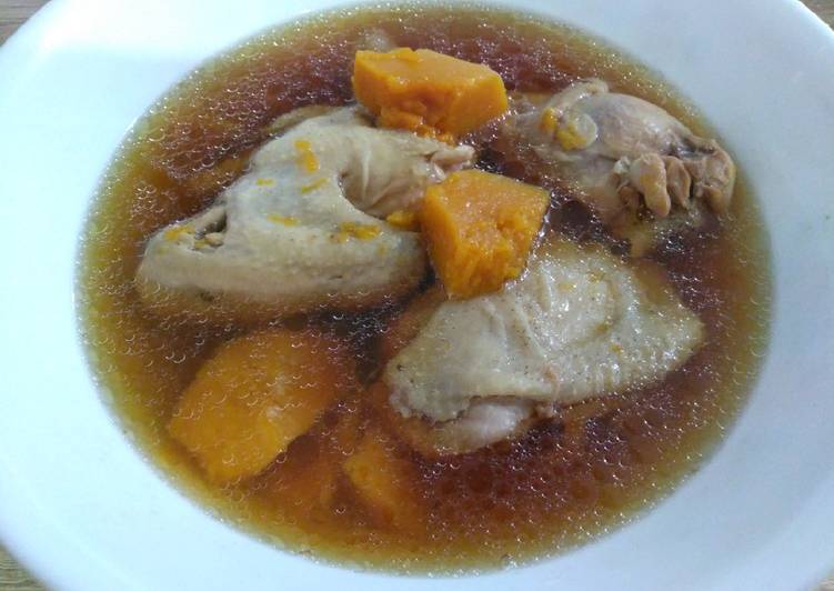 Steps to Prepare Ultimate 南瓜鸡汤 Pumpkin Chicken Soup