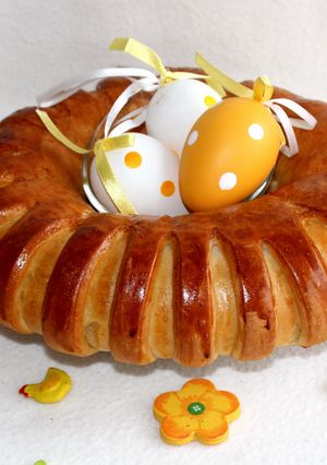 Húsvéti sonkás-tormás koszorú recept fotója