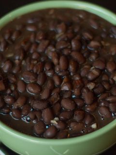A picture of Black Beans.