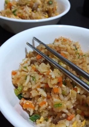 Una foto de Yakimeshi con pollo