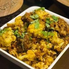 A picture of Gobhi Gosht.