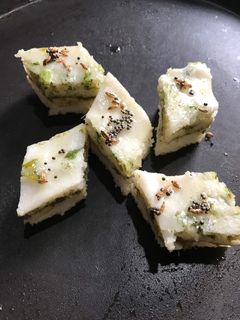 સેન્ડવીચ ઢોકળા (Sandwich Dhokla Recipe In Gujarati) રેસીપી મુખ્ય ફોટો