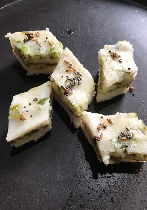 સેન્ડવીચ ઢોકળા (Sandwich Dhokla Recipe In Gujarati) રેસીપી મુખ્ય ફોટો