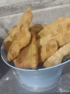 Una foto de Tortas fritas hechas con grasa