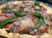 Una foto de pizza para celiacos con maizena